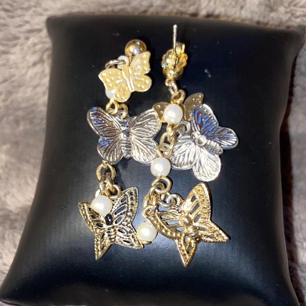 Gold Tone and Silver Tone Butterfly Dangle Earrings❤️